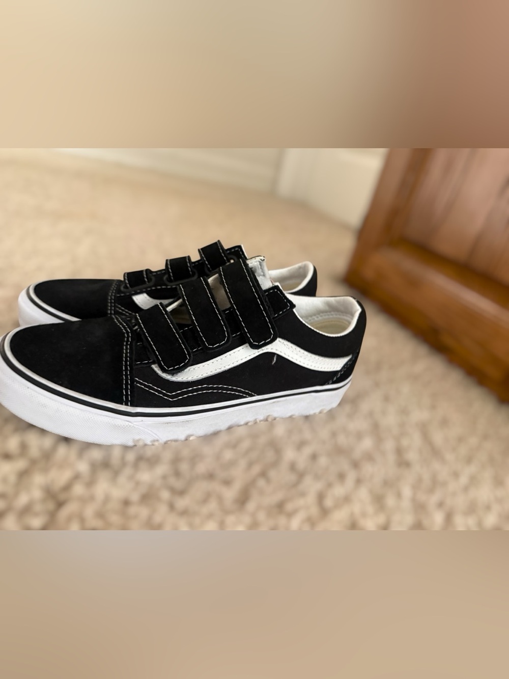 NWT Vans Old Skool V Shoe - Women’s size 7